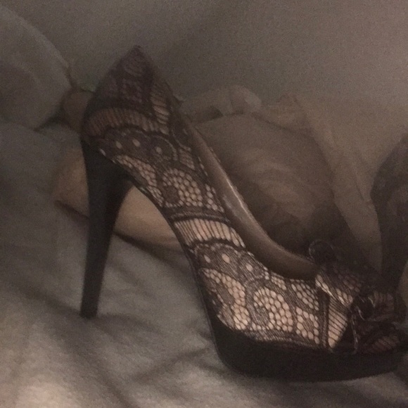 Heels - Picture 2 of 3